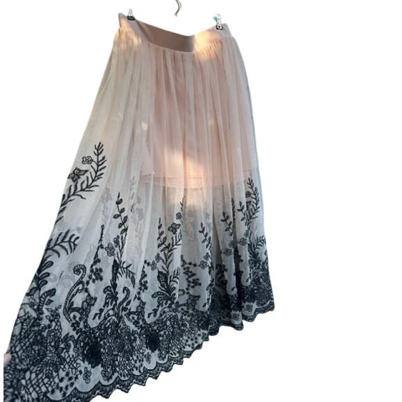 Torrid Blush Mesh Embroidered Maxi Skirt Plus Size 3X - Picture 1 of 1